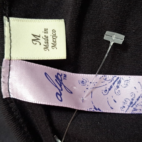 Alya Black W/ Floral Flowy Short Sleeve Dress. Size Medium - Picture 7 of 8